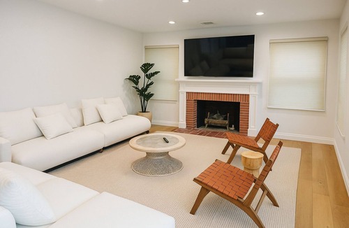 Pasadena House | 4-bedroom house in brilliant Pasadena with AC, WiFi