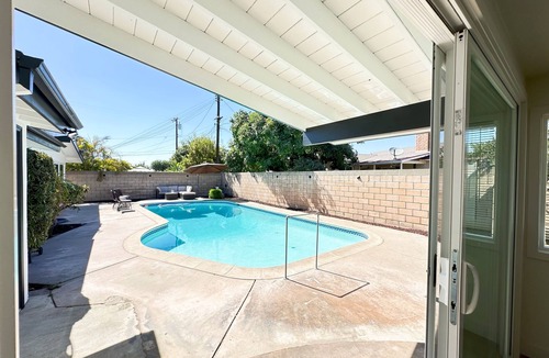 Covina House | 4-bedroom pool & game room bungalow in Ikea Covina