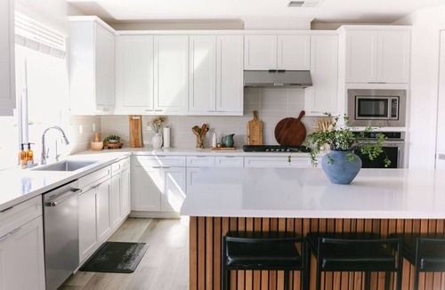 Kit Carson Villa | 4-bedroom villa in Escondido with fitness room, game console, WiFi, & AC