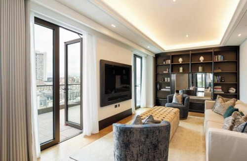 Mayfair Apartment | 4 bedrooms Luxury Mayfair Apartment w/Swimming Pool & Cinema, sleeps 10