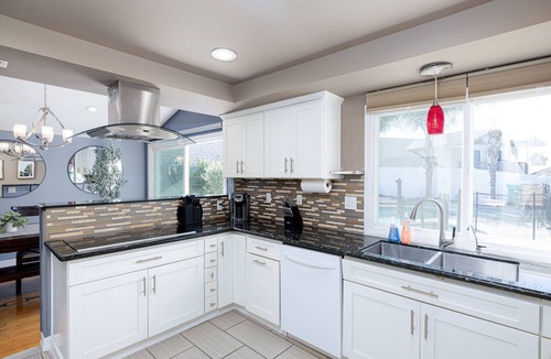 Valle Lindo House | 4 BR Home with Pool + EV Charger