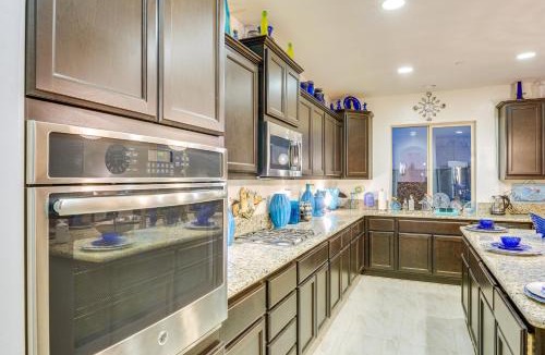 Rosedale House | 4 Mi to CSUB Campus Spacious Home with Yard