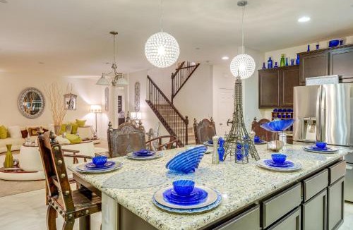 Rosedale House | 4 Mi to CSUB Campus Spacious Home with Yard