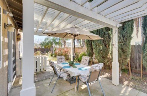 Merced House | 4 Mi to Dtwn Merced Spacious Home with Yard!