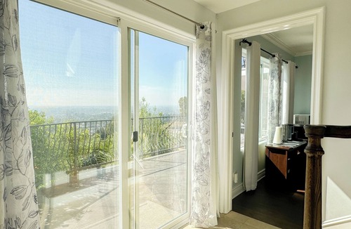 Whittier House | 4 Private Suites & LA Views