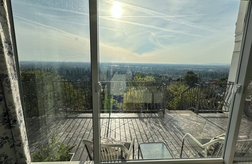 Whittier House | 4 Private Suites & LA Views