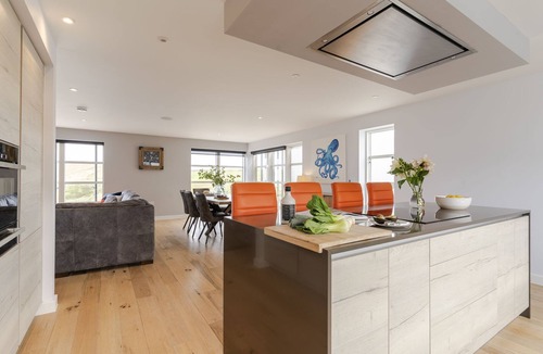 Holywell House | 4 The Rocks - sleeps 8 in 4 bedrooms