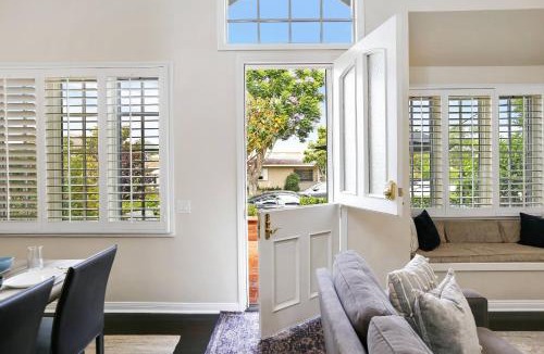 Corona del Mar House | 416 Dahlia