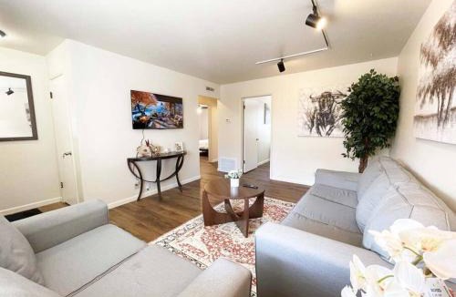 Campbell House | 434-Campbell Cozy & Bright 2B/1b/AC/close to Downtown
