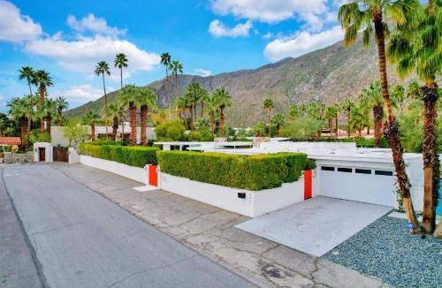 Historic Tennis Club House | 448 m² House ∙ 5 bedrooms ∙ 8 guests