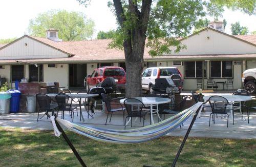 West Bishop Hotel | 464 m² Motel ∙ 8 guests