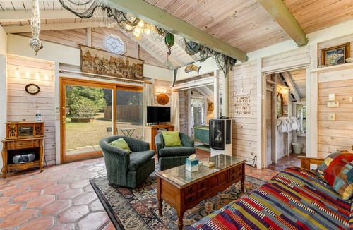Inglenook Cabin | 48 m² Cabin ∙ 1 bedroom ∙ 4 guests