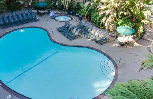 Northwest Anaheim Hotel | 49 m² Hotel ∙ 127 guests