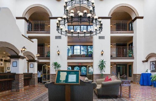 Northwest Anaheim Hotel | 49 m² Hotel ∙ 127 guests