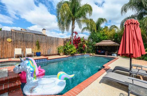 Lake Elsinore House | 4BR, Heated Pool & SPA, Mini Golf ,Kids Playhouse,Fire PIt
