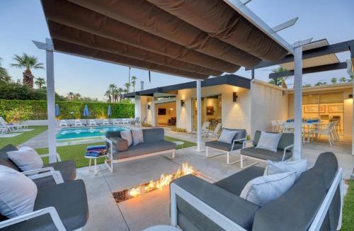 Vista Las Palmas House | 4BR MidCentury Alexander Home in Vista Las Palmas