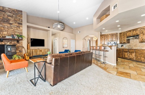 Joshua Tree Highlands House | 5 acres, heated pool & spa, great views near the park!