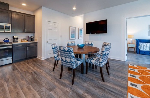 Harbor House | 5 bed/4 ba DOWNTOWN