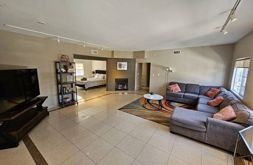 Beverly Grove Apartment | 5 Bed 4 bath A+ Spacious Beverly Hills/WeHo Home!
