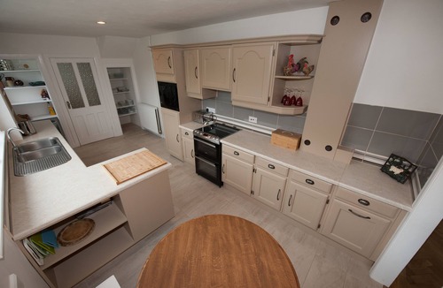 Crynant House | 5 Bed Spacious Gower home | Near Rhossili Bay