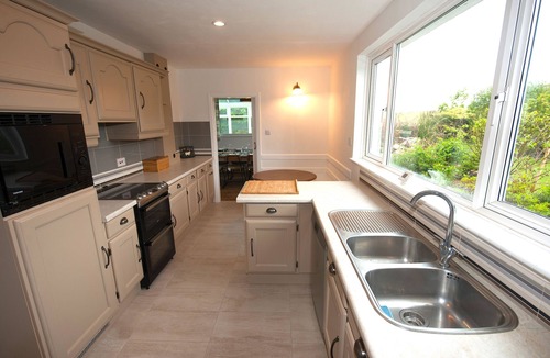 Crynant House | 5 Bed Spacious Gower home | Near Rhossili Bay