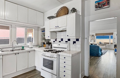 South Redondo House | 5 bedroom Cottage on the Strand!