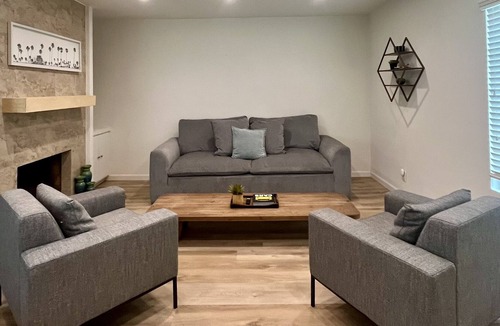 Lawndale House | 5 Beds Comfortable, Spacious, Modern Entire Home - Central AC, 2 Covered Parking