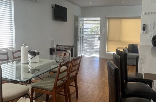 Lawndale House | 5 Beds - Family Friendly Home Near LAX, SoFi, Forum, Disneyland & SoCal Beaches