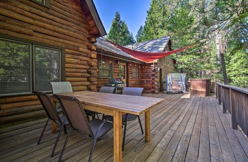 Arnold House | 5 Mi to Hiking Custom Cabin with Deck in Arnold!