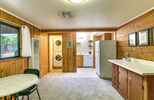 Oroville House | 5 Mi to Lake Oroville: Huge Riverfront Home!