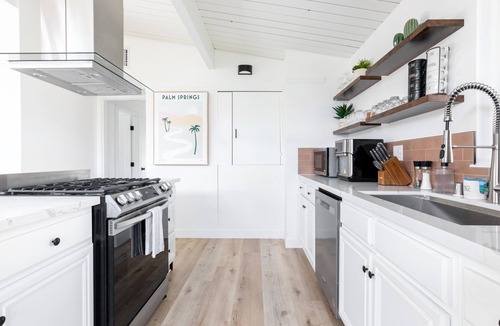 Fullerton House | 5 Miles to Disneyland - NEW Modern Home + Pool Table