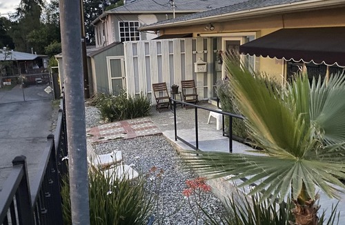 Altadena House | 5 min to hiking, biking, pet friendly quite house for family