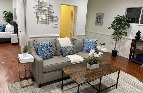 Altadena House | 5 min to hiking, biking, pet friendly quite house for family