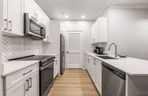 Valencia Apartment | 5 min to Six Flags Magic Mountain/Cozy 1BD Apartment/Community amenities