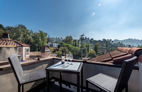 Los Angeles House | 5 min to Universal or Hollywood Sign Pets Ok