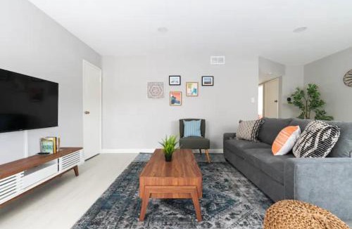 Alhambra Apartment | 5 Mins to DT Alhambra - Homey 2BR Apt 4A