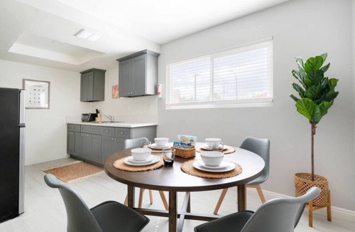 Alhambra Apartment | 5 Mins to DT Alhambra - Homey 2BR Apt W King Bed