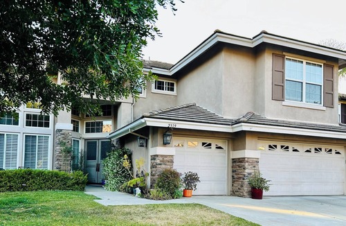 Cloverdale House | 5 minutes away from Safari Park Family sized home Located in gated community