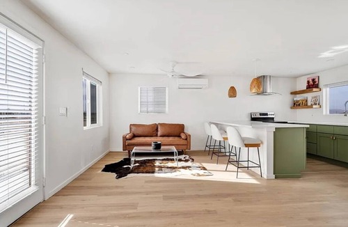 Wonder Valley House | 5 minutes to the Joshua Tree National Park North Entrance with backyard patio
