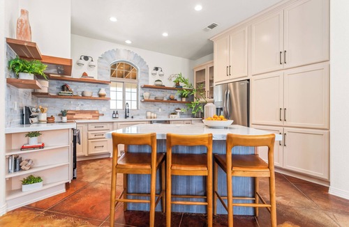Panorama Heights House | 5 quiet acres.Gorgeous pool, spa, outdoor grill, firepit & fireplace.Near Park.