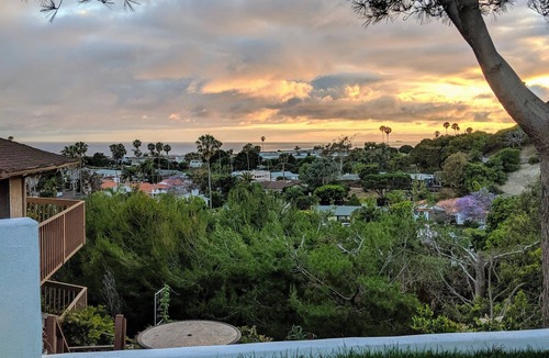 Coastal San Pedro House | 5 Star Oceanview Retreat - A Luxury Villa with Resort Amenities