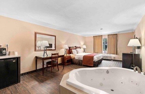 Southeast Anaheim Hotel | 51 m² Hotel ∙ 127 guests