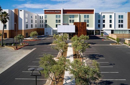Downey Hotel | 51 m² Hotel ∙ 127 guests