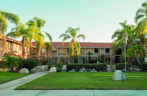 Anaheim Hills Hotel | 54 m² Hotel ∙ 6 guests