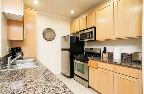 City West Apartment | 553102 Luxurious Dual-Master Suite
