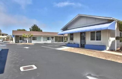 Castroville Hotel | 56 m² Motel ∙ 4 guests