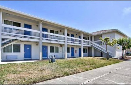 Castroville Hotel | 56 m² Motel ∙ 4 guests