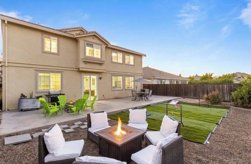 Antioch House | 5BD/4.5BA Home for Monthly Rental in Antioch