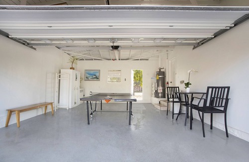 Hermosa Village House | 5bd Gated House, Walk to Disneyland tram.