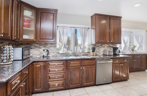 Hermosa Village House | 5bd Gated House, Walk to Disneyland tram.